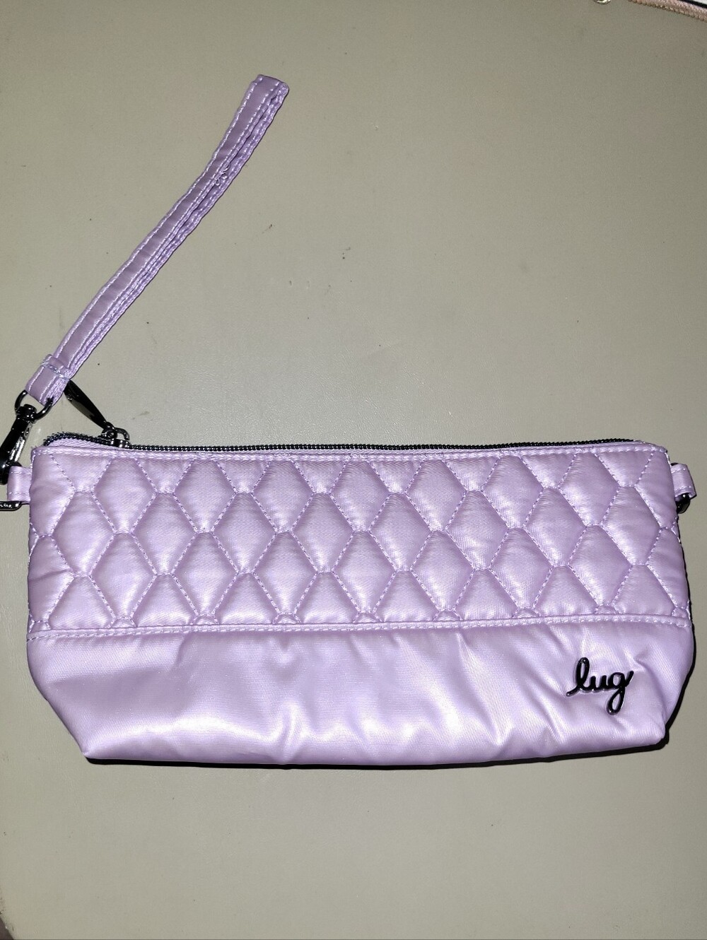 Lug Shiplap Lilac Wristlet